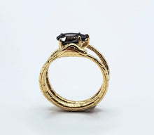 Load image into Gallery viewer, Ouroboros Infinity Grey Spinel 14K Yellow Gold Ring
