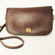 Load image into Gallery viewer, Vintage Coach Classic DInky Pocket Cross Body Saddlebag Purse