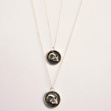 Load image into Gallery viewer, Wax Seal Skull Pendant