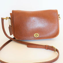 Load image into Gallery viewer, Vintage Coach Classic Penny Pocket British Tan Saddlebag/Cross Body Purse